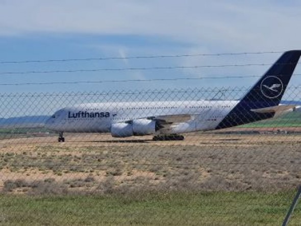 El Aeropuerto de Teruel alberga ya 90 aviones y ha optimizado sus espacios para dar cabida a 125