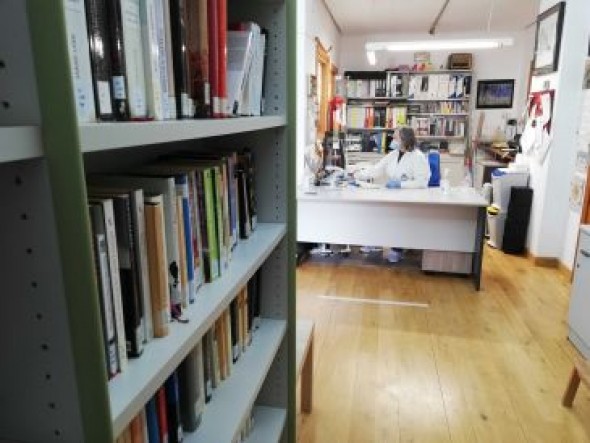 Algunas bibliotecas de Teruel abren al público con garantías: dejan todos los libros en cuarentena 14 días antes de volver a ser prestados