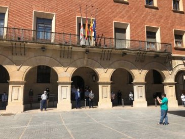 Minutos de silencio en Teruel para honrar a las víctimas: arranca el luto nacional de diez días, el más largo de la democracia