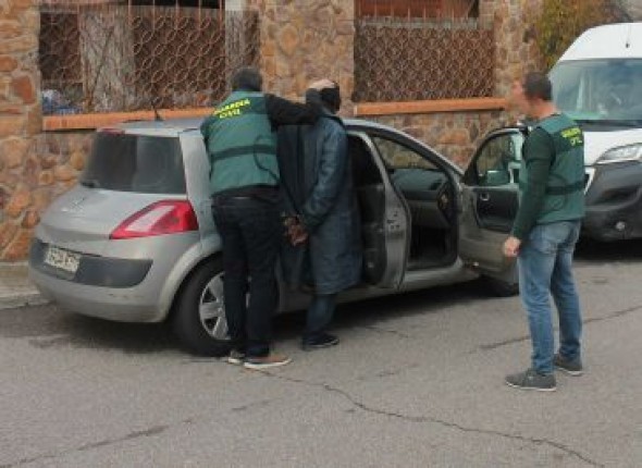 La Guardia Civil de Teruel detiene a ocho personas en Valencia por una red internacional de estafas financieras