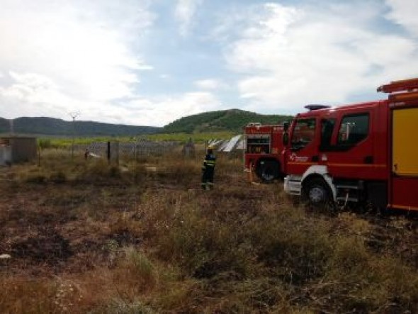 Extinguido un incendio en un huerto solar cercano a Alcorisa