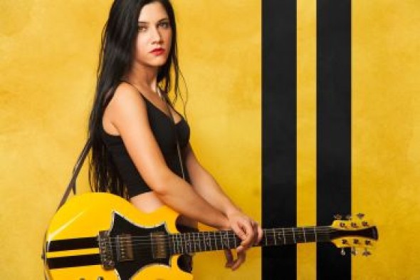 Isabel Marco, cantautora de Alcorisa: “La gente no está acostumbrada a ver a una mujer con una guitarra”
