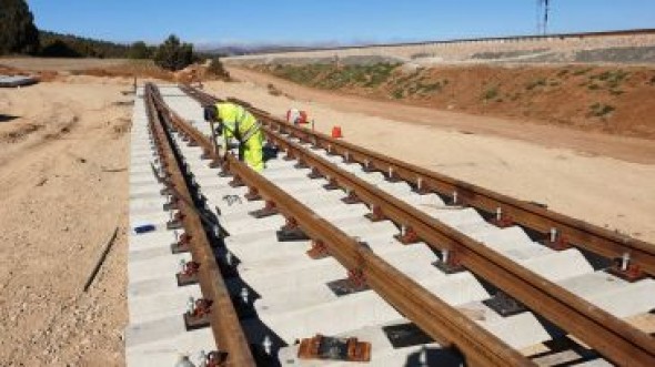 Adif avanza en las obras de renovación integral de la vía en la línea Zaragoza-Teruel-Sagunto