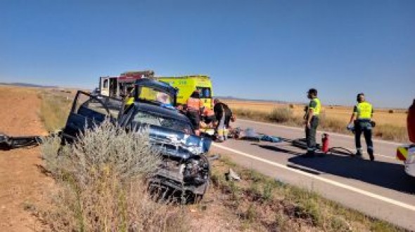 Muere una mujer y otras dos personas resultan heridas graves en un accidente en la carretera de Gea de Albarracín