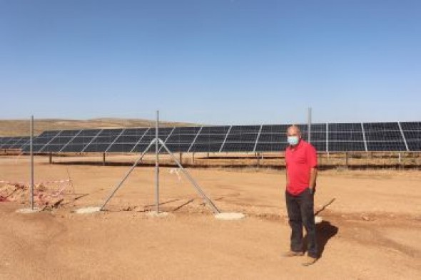 El primer megaparque fotovoltaico de OPDE en la comarca de Teruel ultima su instalación