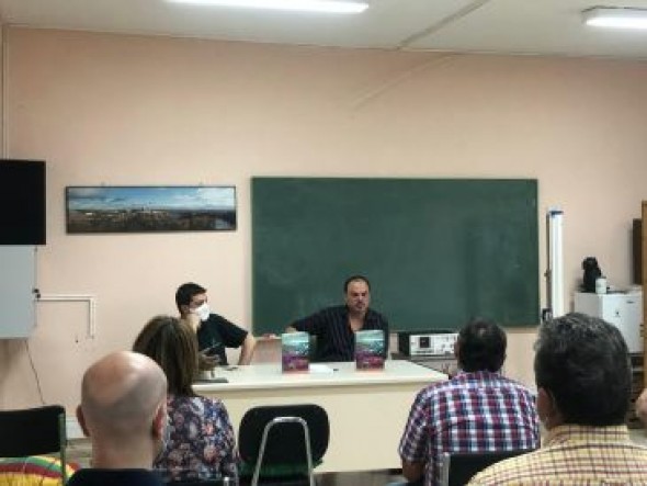El hijarano Víctor Guíu presenta en Toro su libro sobre la despoblación