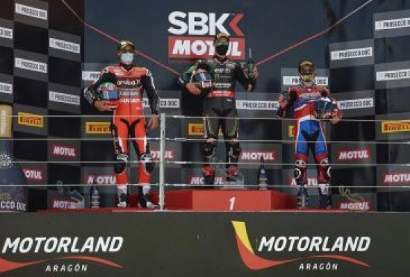 El primer round de las Superbikes en Motorland se cierra con grandes luchas sobre la pista