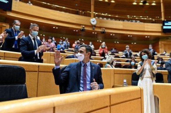 Sánchez manifiesta en el Senado el compromiso con el corredor ferroviario y las autovías A-68 y A-40