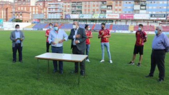 Manuel Rando anima al CD Teruel a conseguir el ascenso a Segunda B