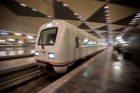 Renfe pone en servicio los trenes 594 en la línea entre Zaragoza y Teruel