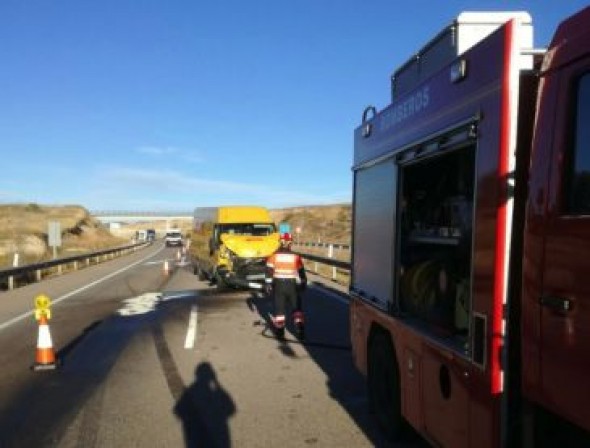 Los bomberos intervienen en dos accidentes de tráfico en la A-23 en Calamocha y en la N-232 en Alcañiz