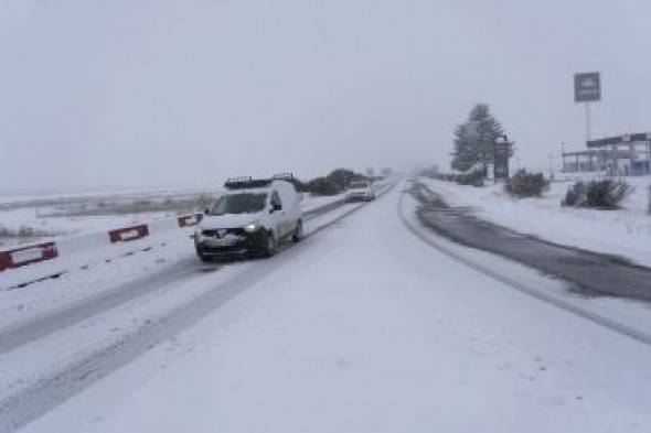 1.748 kilómetros de carreteras en la provincia están afectados por la nieve, de los cuales en 1.456 se requiere el uso de cadenas