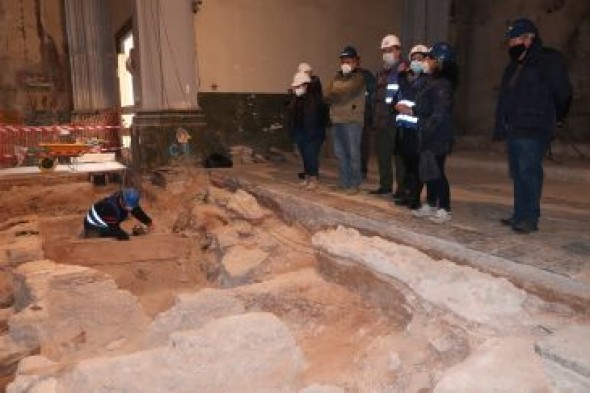 Aparecen enterramientos y restos del ábside de la antigua iglesia de San Miguel de Teruel