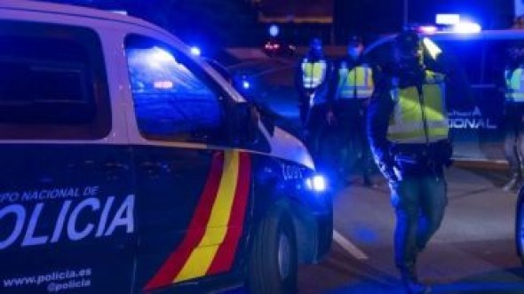 La Policía Nacional detiene a tres jóvenes tras una fiesta ilegal en un piso de la avenida Zaragoza de  Teruel