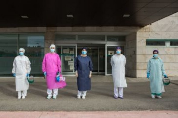 Así se está poniendo la vacuna: una jornada con un equipo sanitario de Teruel que distribuye el antídoto