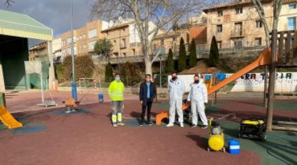 El Ayuntamiento de Teruel protege los parques infantiles contra virus y bacterias aplicando nanopintura