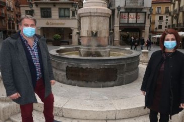 El Ayuntamiento de Teruel restaura las placas de la fuente del Torico
