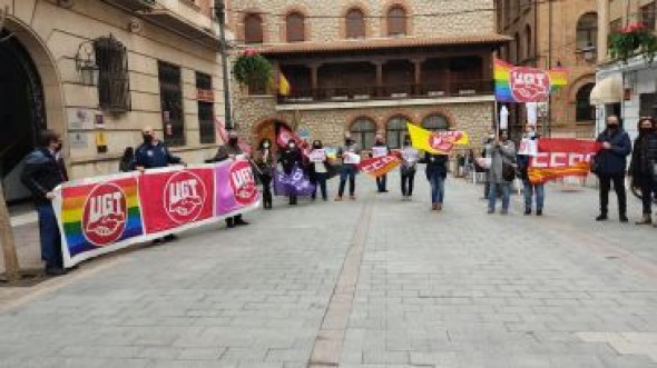 CCOO y UGT rinden homenaje a los trabajadores esenciales el 1 de mayo