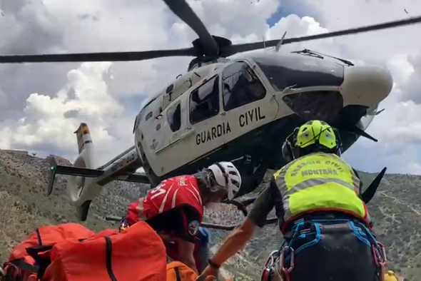La Guardia Civil de Montaña asiste a un senderista que ha fallecido en Montoro tras entrar en parada cardiorrespiratoria