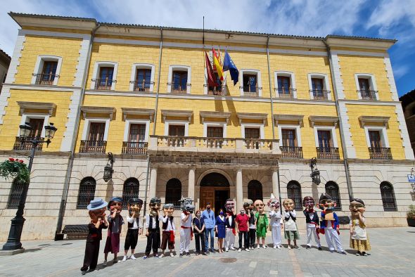 Más de la mitad de los cabezudos de la comparsa de Teruel estrenan traje