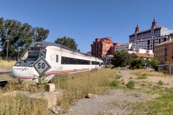 El Gobierno de Aragón contacta con la nueva ministra de Transportes para tratar el problema del ferrocarril