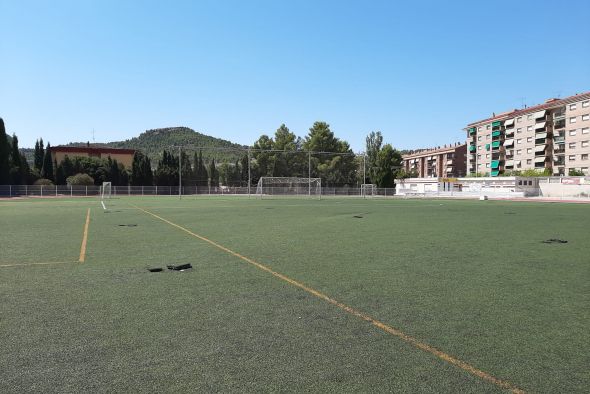 El PAR de Alcañiz pide aplazar la reforma del césped del campo de fútbol