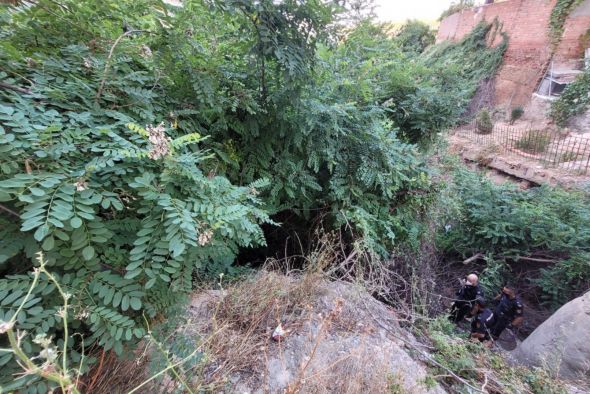 La Policía Nacional de Teruel asiste a una mujer se cayó al fondo de un barranco