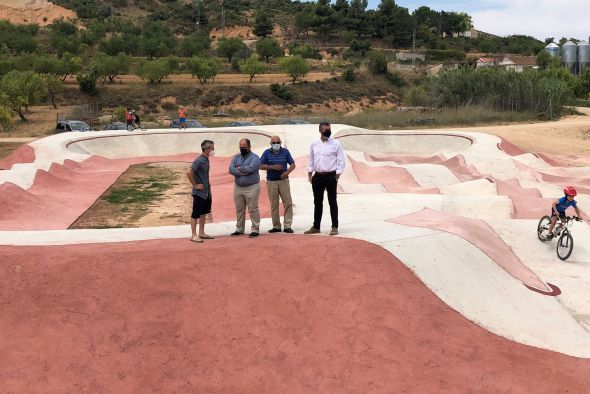 La Ginebrosa estrena un circuito de 'pump track' con la aspiración de acoger competiciones autonómicas