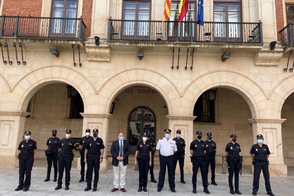 El subdelegado del Gobierno en Teruel recibe a los diez policías nacionales que hacen prácticas