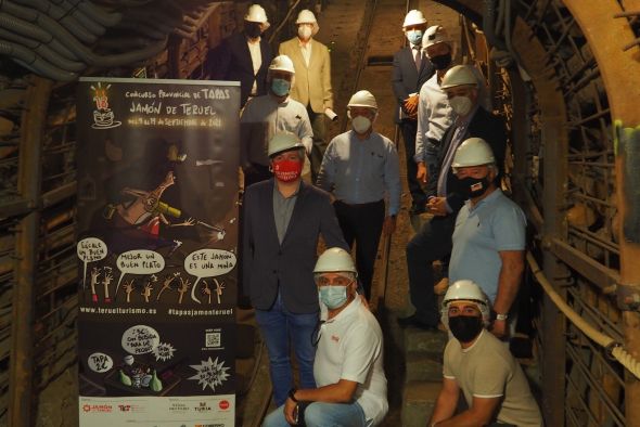 La organización del Concurso de Tapas Jamón de Teruel se adentra en una mina de Escucha para presentar la edición de 2021