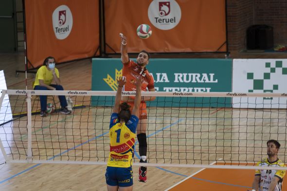 El CV Teruel supera en tres sets al Leleman Valencia