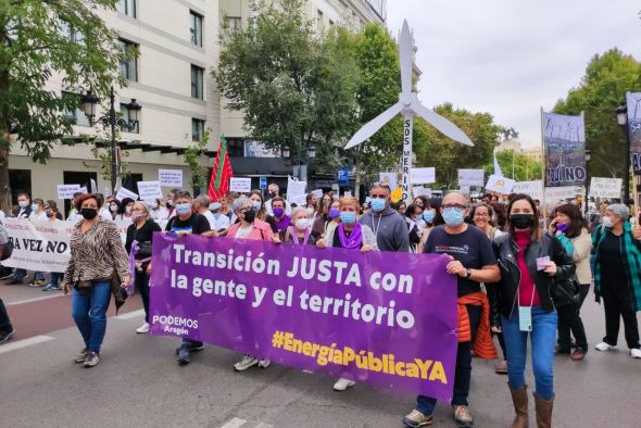 Podemos reclama dar un giro al modelo de transición energética tras el éxito de la manifestación del sábado en Madrid