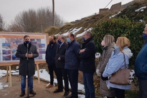 José Luis Soro anuncia la mejora de la carretera A-2511 entre Lagueruela-Bea-Fonfría y Allueva