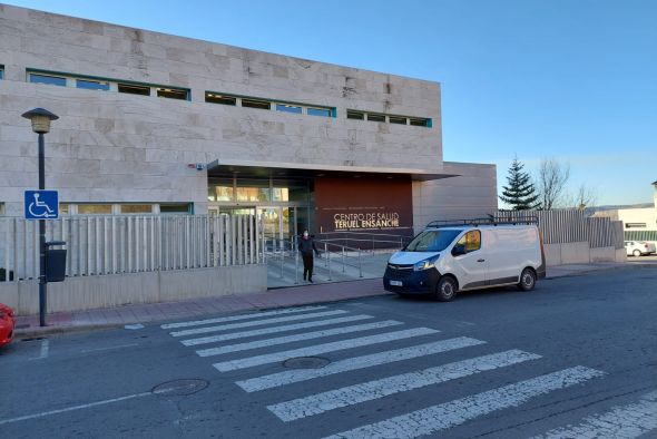 La provincia de Teruel notifica 422 positivos, 142 menos que hace una semana y 92 menos que el día anterior