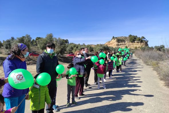 Los vecinos de Valdeltormo y Valjunquera escenifican su unidad de acción frente a la masificación eólica