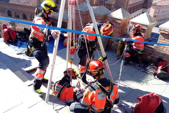 El trabajo de los bomberos proporcionará valiosa información para restaurar la Escalinata de Teruel