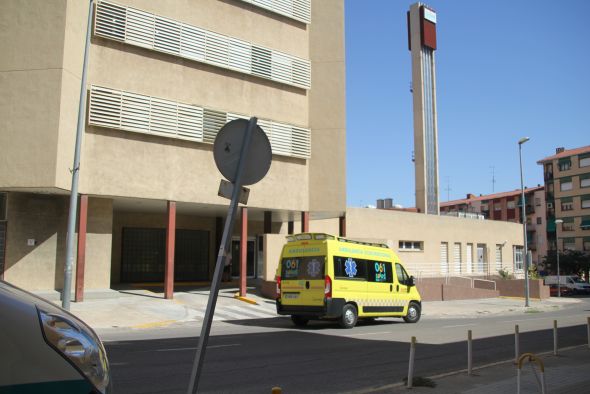 Los alcaldes dicen que una ambulancia por comarca no es suficiente y la DGA recuerda que el pliego no está cerrado