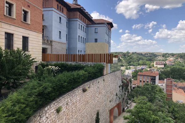 Un mirador de acero corten y alabastro coronará el ascensor del barrio del Carmen