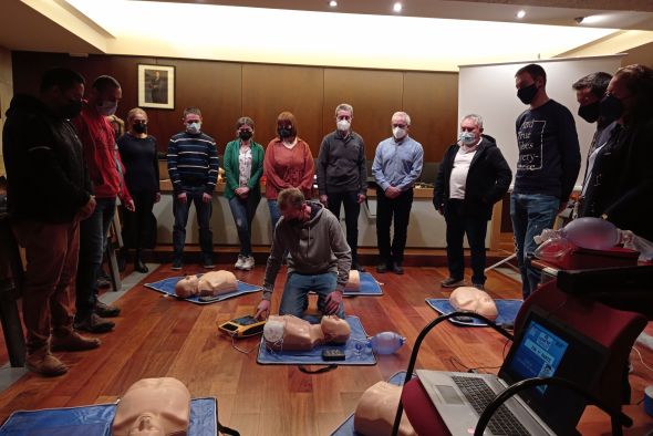 La Comunidad de Teruel organiza dos cursos de formación para el uso de desfibriladores en sus municipios