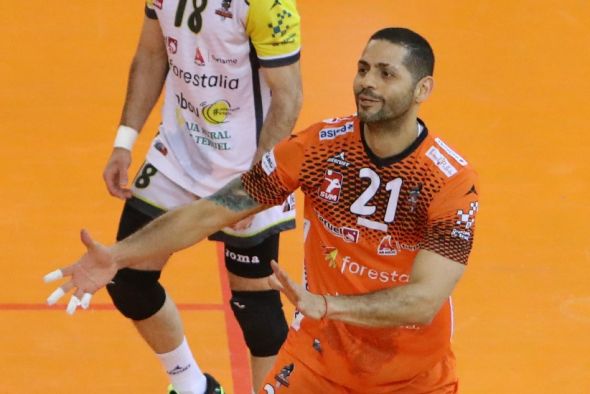 El capitán naranja Thomas Ereú, MVP de la jornada