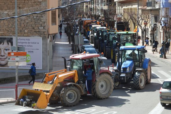 El sector primario turolense  reclama mejores condiciones con una tractorada histórica en Alcañiz