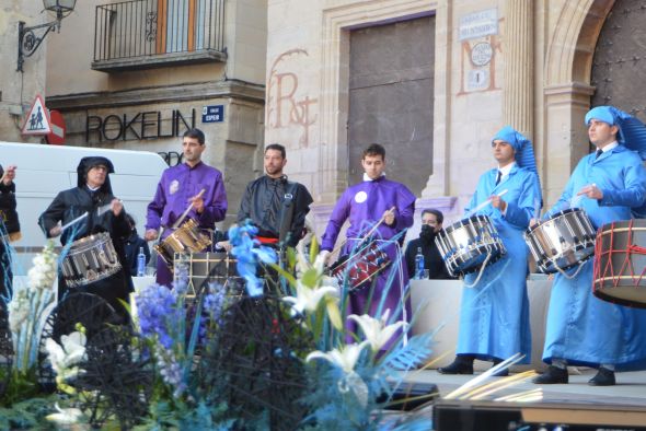 Los tambores y bombos vuelven a sonar en Alcañiz en las Jornadas de Convivencia y el pregón de la Ruta