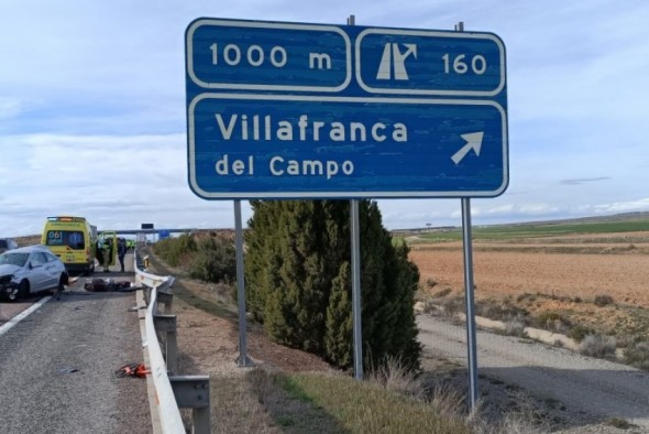 Una mujer de 31 años, herida al chocar un turismo contra un camión en la A-23 en Villafranca del Campo