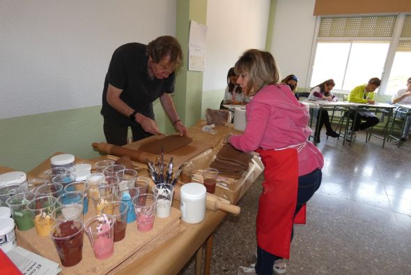 Centros de adultos de seis países reflexionan sobre igualdad de género en Albarracín