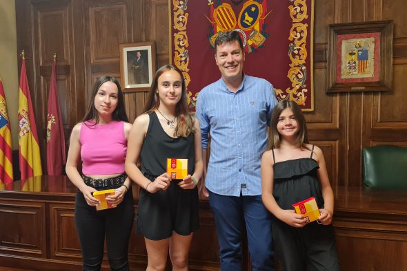 Claudia Tamasel, Alanis Rodríguez y Esther Martínez se llevan el VI Concurso Juvenil de Relato Breve Teruel Ciudad del Amor