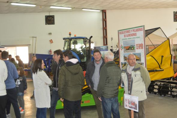 Valdealgorfa recupera durante este fin de semana la IX Feria de la Almendra