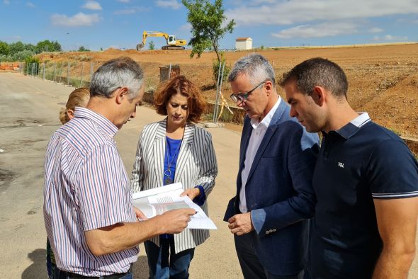 Comienzan las obras de construcción de pistas polideportivas en la ciudad deportiva de Los Planos