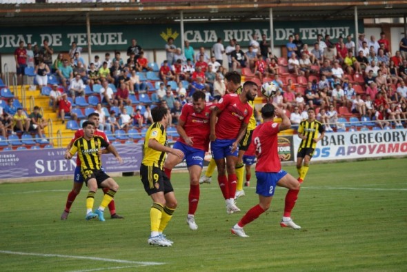 El CD Teruel brilla en su debut de pretemporada empatando a cero con el Real Zaragoza