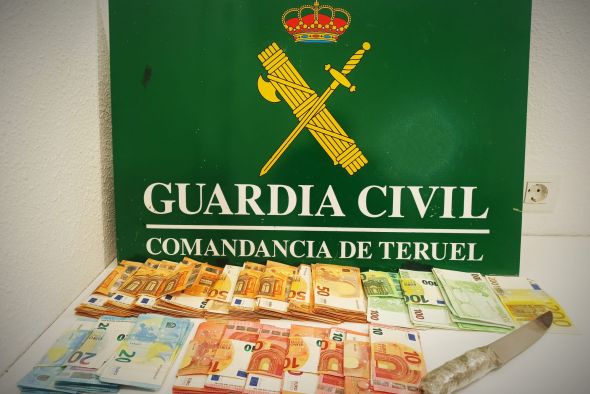 Detenido un hombre que atracó la oficina de Ibercaja en Cedrillas con un cuchillo y se llevó 14.000 euros