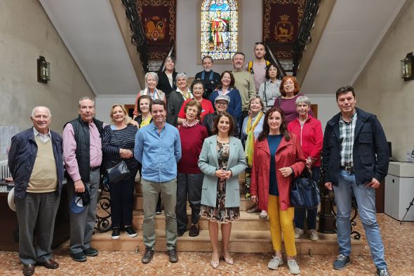 Un grupo chileno que recorre los territorios de la Corona de Aragón visita Teruel